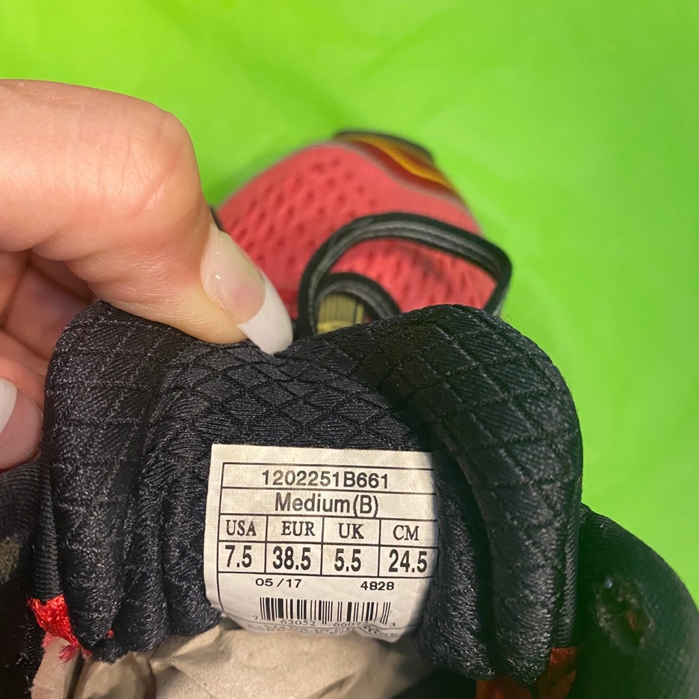 Brooks running shoes - Picture 3 of 5